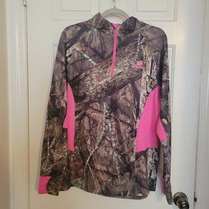 Mossy Oak XL pullover hot pink and camo